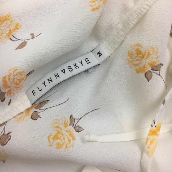 {Flynn Skye} Floral Crop Top - Picture 3 of 5